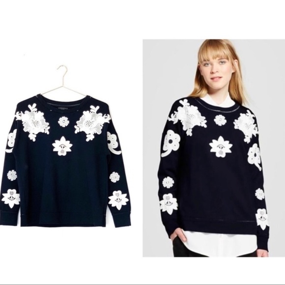 Victoria Beckham Target | Floral Lace Pullover Sweatshirt Navy White - Picture 6 of 6